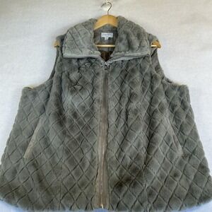 Carmen Marc Volvo Women Gray Faux Fur Vest Size 1X